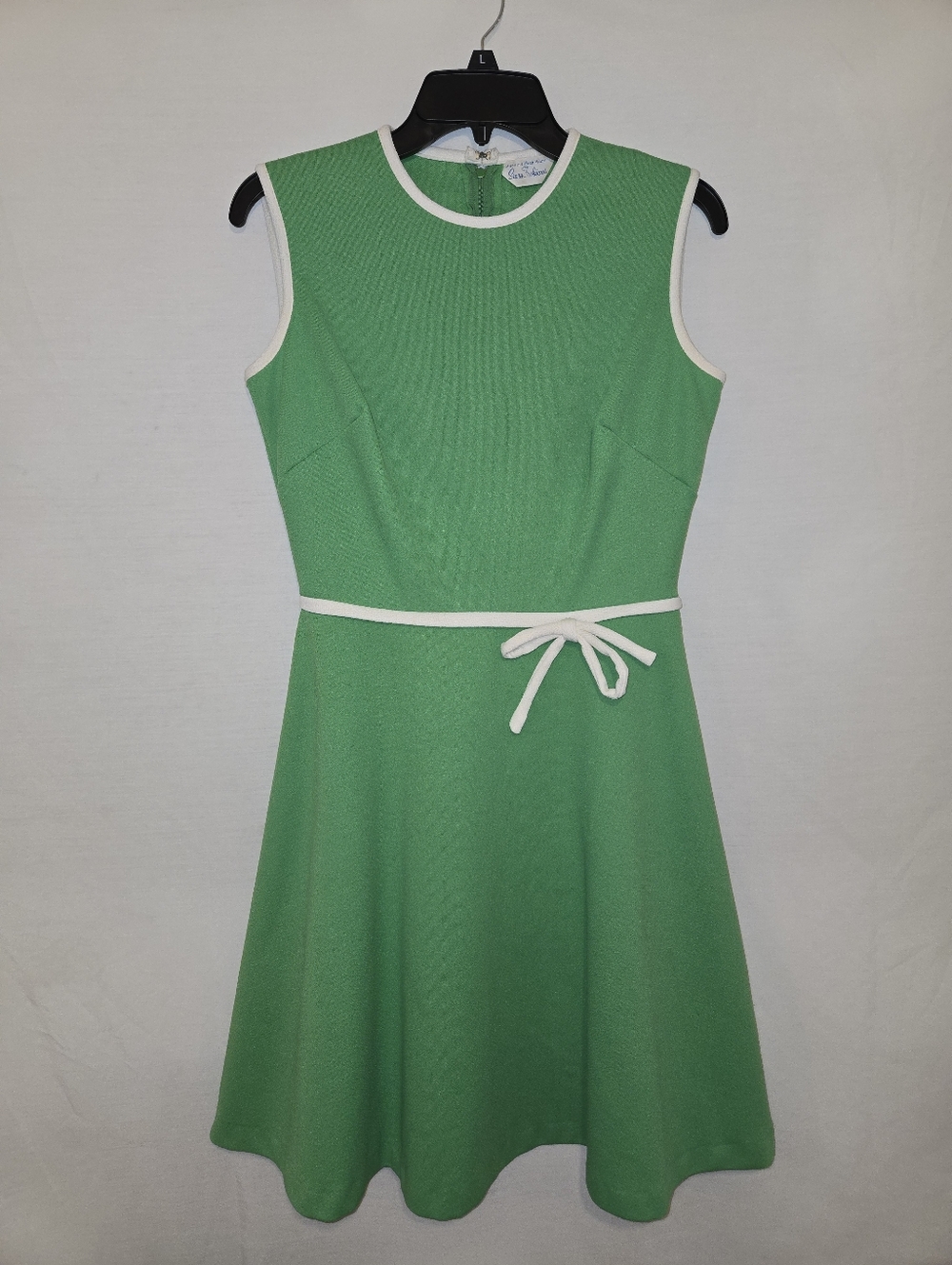 1960s Sears Sleevless Mod Mini Dress With White Trim And Bow Meaasuments Below